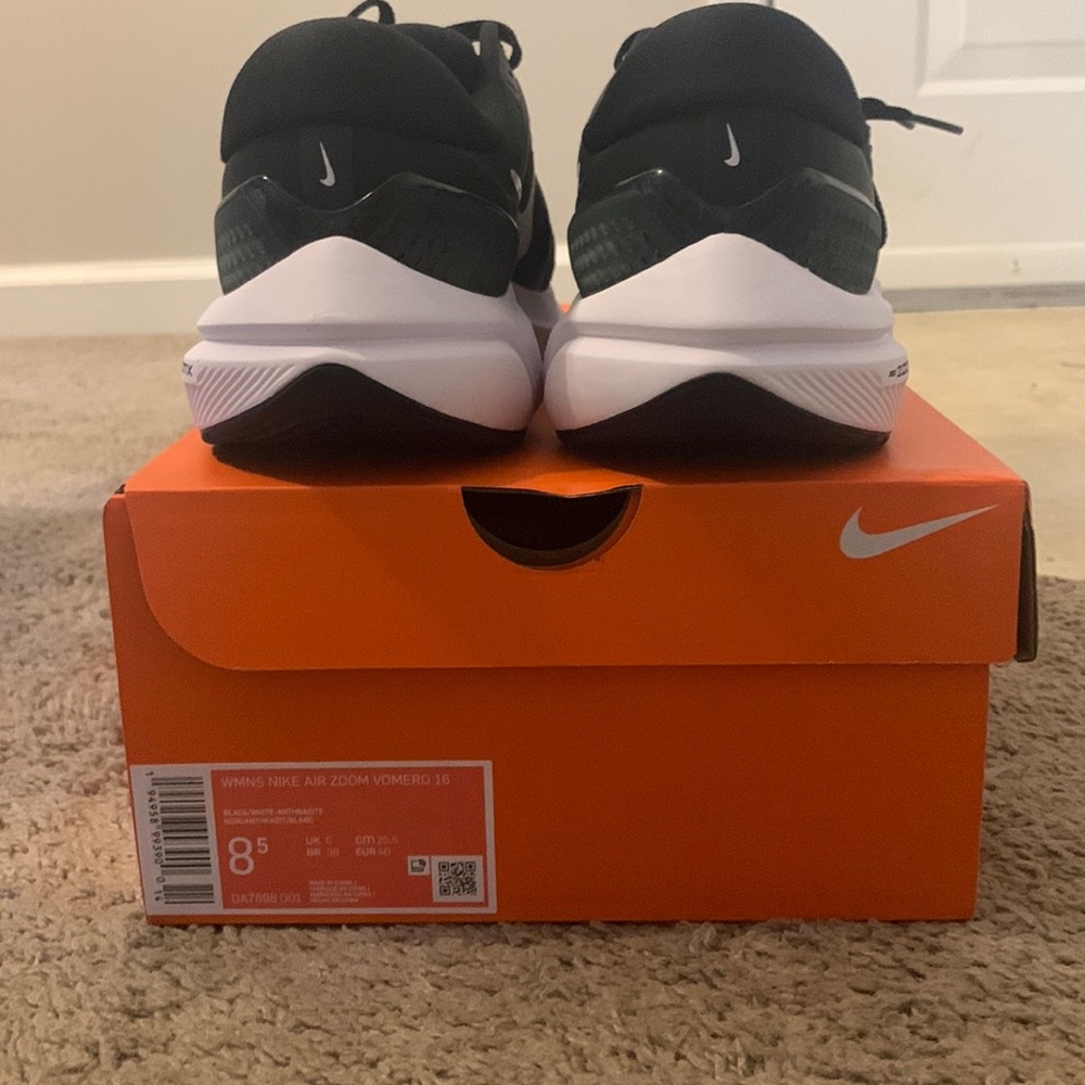 Nike Vomero 16